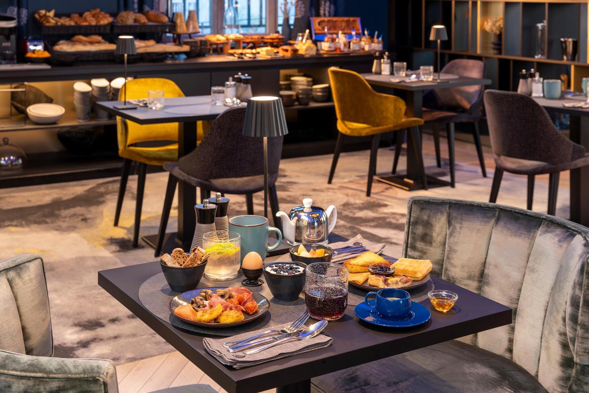 Best Western Premier Le Chapitre Hotel And Spa 르미르몽 외부 사진